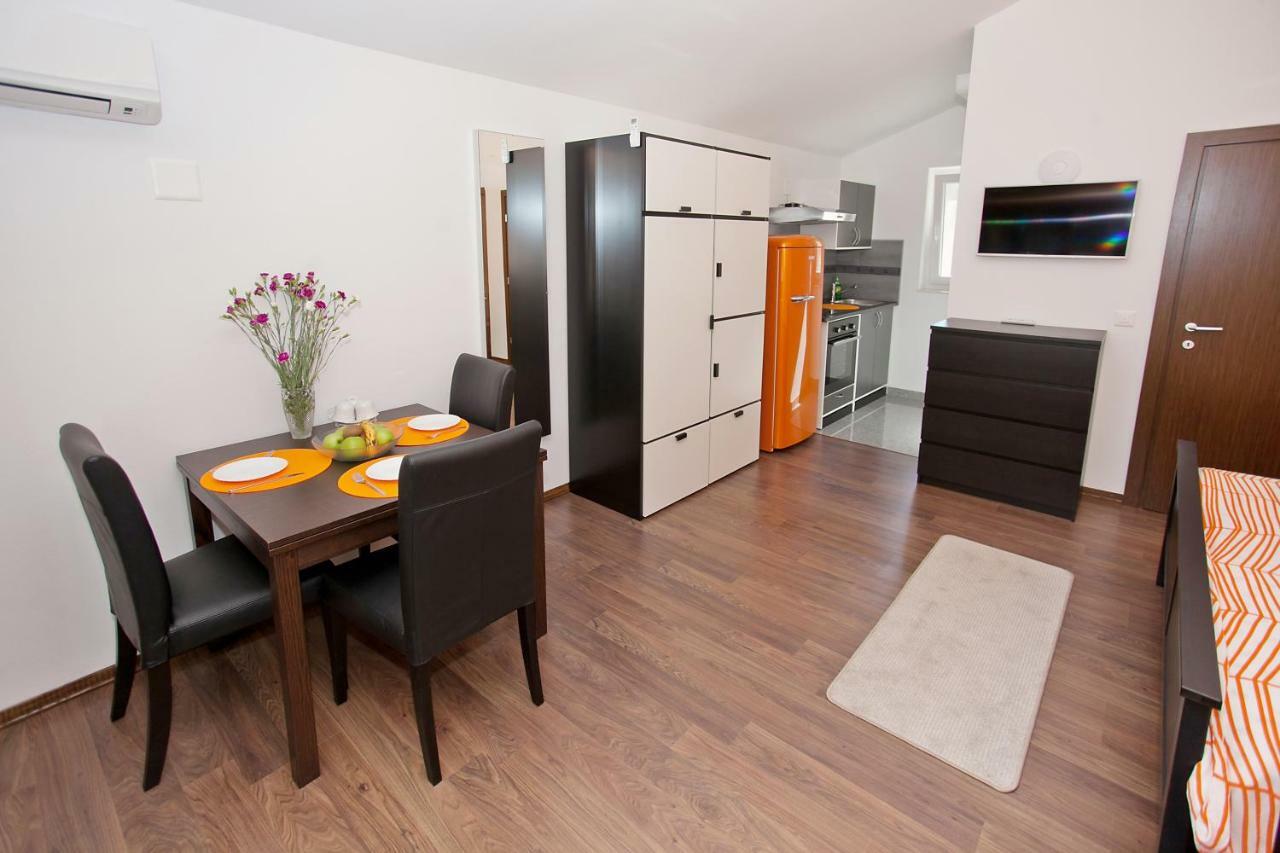 Apartments Classic#Bnm Биоград-на-Мору Экстерьер фото